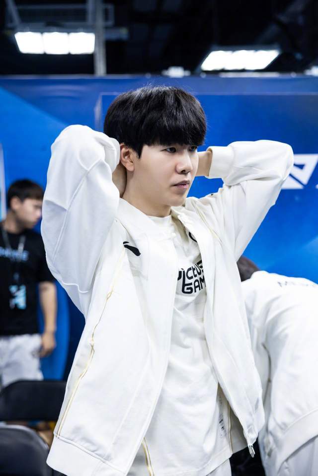 欧博官网-Scout意外战胜TES，领先优势明显引爆全场！引发球迷热议的简单介绍